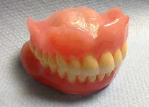 的野歯科医院で提供している入れ歯